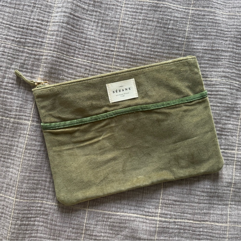 Sézane pouch